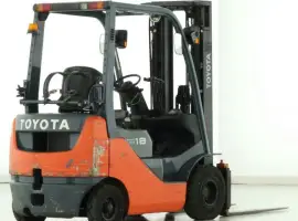 Зображення для оголошення Вилковий навантажувач Toyota 32-8FG18 газ бензин 4700мм підйом