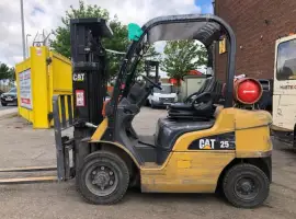 Зображення для оголошення Вилочный погрузчик Caterpillar GP25
