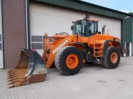 Зображення для оголошення Фронтальный погрузчик Doosan DL 400
