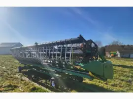 Жатка флекс John Deere 630F Hydraflex шириною 9 метрів
