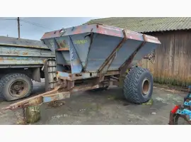 Розкидач мінеральних добрив МВУ-6