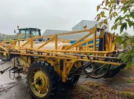 Обприскувач причіпний Богуслав ОП2000