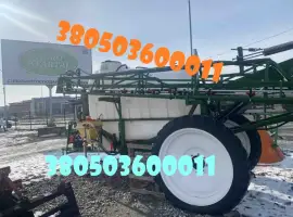 Новий причіпний обприскувач Spray Expert 3000