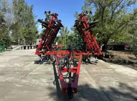 Культиватор Case IH Tiger-Mate 2 шириною 11 метрів