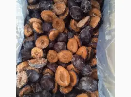 Зображення для оголошення Куплю сливу заморожена половинка