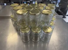 Скляні банки на закрутку 0.65