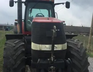 Трактор Case IH Magnum 335