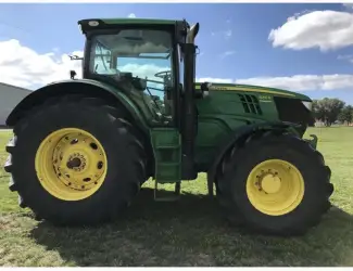 Трактор John Deere 6210R