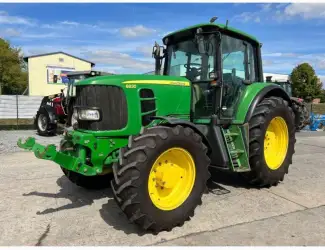 Трактор John Deere 6830