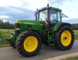 Трактор John Deere 7810