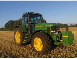 Трактор John Deere 7700