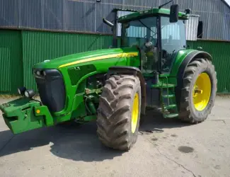 Трактор колісний John Deere 8220