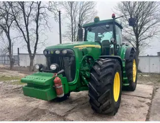 Трактор колісний John Deere 8520
