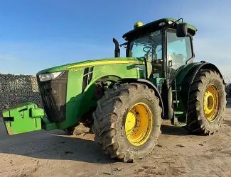 Трактор John Deere 8320R