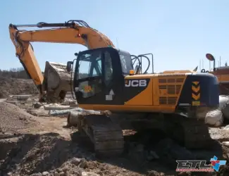 Гусеничный экскаватор JCB JS220 LC 2013 г