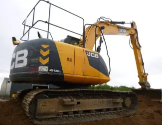 Гусеничный экскаватор JCB JS130LC