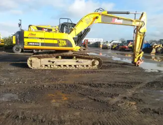 Гусеничный экскаватор JCB JS240LC
