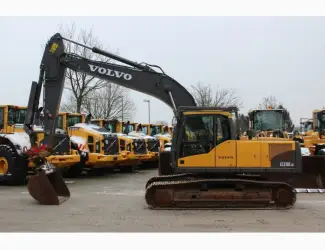 Гусеничный экскаватор Volvo EC210CL. Купить экскаватор б/у