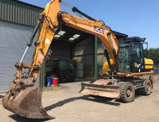 Колесный экскаватор JCB JS175w 2010 года