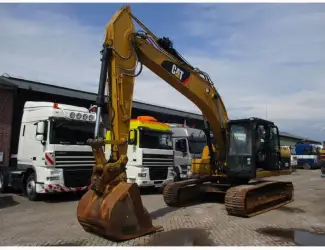 Гусеничный экскаватор Caterpillar 320 DL