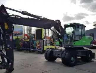 Колесный экскаватор Volvo EW160C в Украине