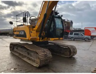 Гусеничный экскаватор JCB JS 220 LC. Гусеничный экскаватор