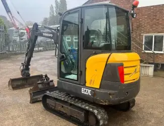 Продам мініекскаватор Volvo EC 27 C