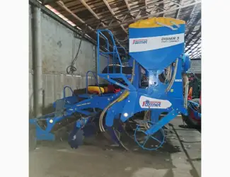 Глубокорыхлитель с внесениeм удобрений Farmet Digger 3 Fert+ Compact