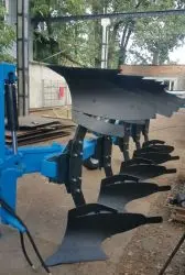 Зображення для оголошення Продам нові переворотні плуги