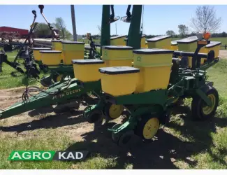 Сеялка пневматическая точного высева JOHN DEERE 7200