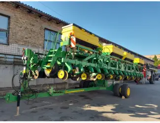 Зображення для оголошення Сеялка точного высева пневматическая John Deere 1745