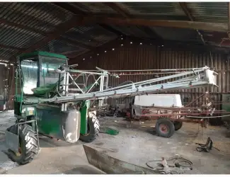 Опрыскиватель самоходный John Deere 6000