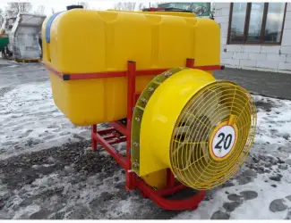 Садовий навісний обприскувач 800 л