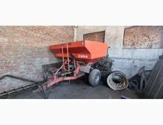 Розкидач мінеральних добрив Sola D-903 Plus