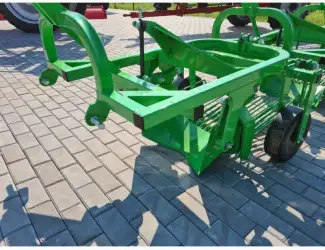 Однорядна вібраційна копачка (грохотна) Z655/1 фірми Bomet (Оригінал)