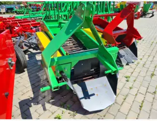 Транспортерна картоплекопачка з суцільним ножем фірми Bomet (Оригінал)
