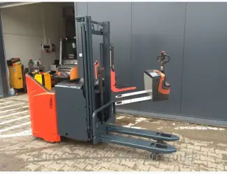Зображення для оголошення Штабелер LINDE L 12 HP 1, 2т 2.9м 2009р