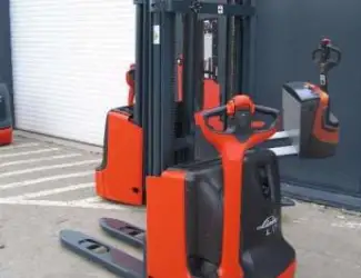 Зображення для оголошення Штабелер электрический LINDE L12 2011р 3, 1м