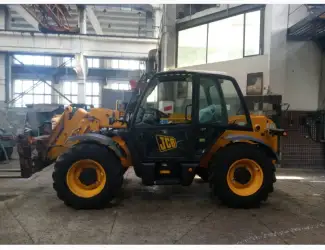 Телескопический погрузчик JCB 531-70 2011 года