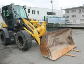 Фронтальный погрузчик Komatsu WA 80-5