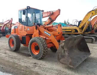 Фронтальный погрузчик Doosan DL160