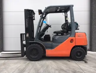 Вилочный погрузчик Toyota 02-8FG25