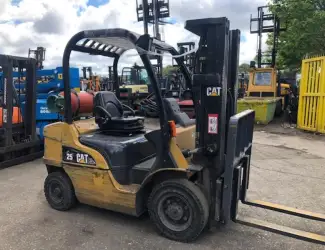 Вилочный погрузчик CAT Lift Trucks GP25N
