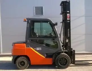 Вилочный погрузчик Toyota 8FDF30