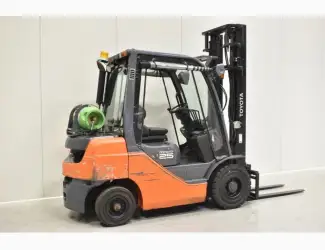 Вилочный погрузчик Киев. Вилочный погрузчик Toyota 02-8FGF25