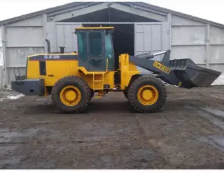 Фронтальный погрузчик XCMG LW321F