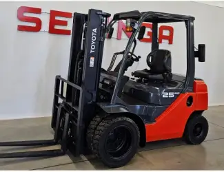 Зображення для оголошення Дизельний навантажувач Toyota 02-8FDL25 2017 2386 мч вагонник