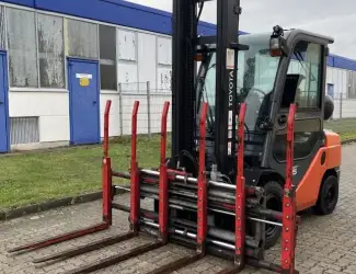 Зображення для оголошення Вилковий навантажувач Toyota 06-8FGJ35F 2017 року кабіна з захватом