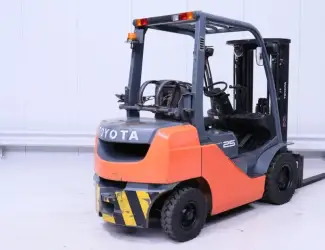 Зображення для оголошення Вилочный погрузчик Toyota 32-8FG25 газ/бензин