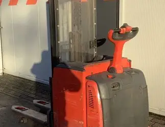 Зображення для оголошення Самоходный электроштабелер Linde 12L 2015 года 932 моточасов